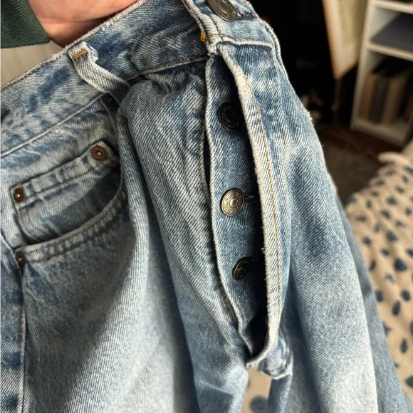 Levi’s Classic Blue Denim Jeans - Picture 3 of 4